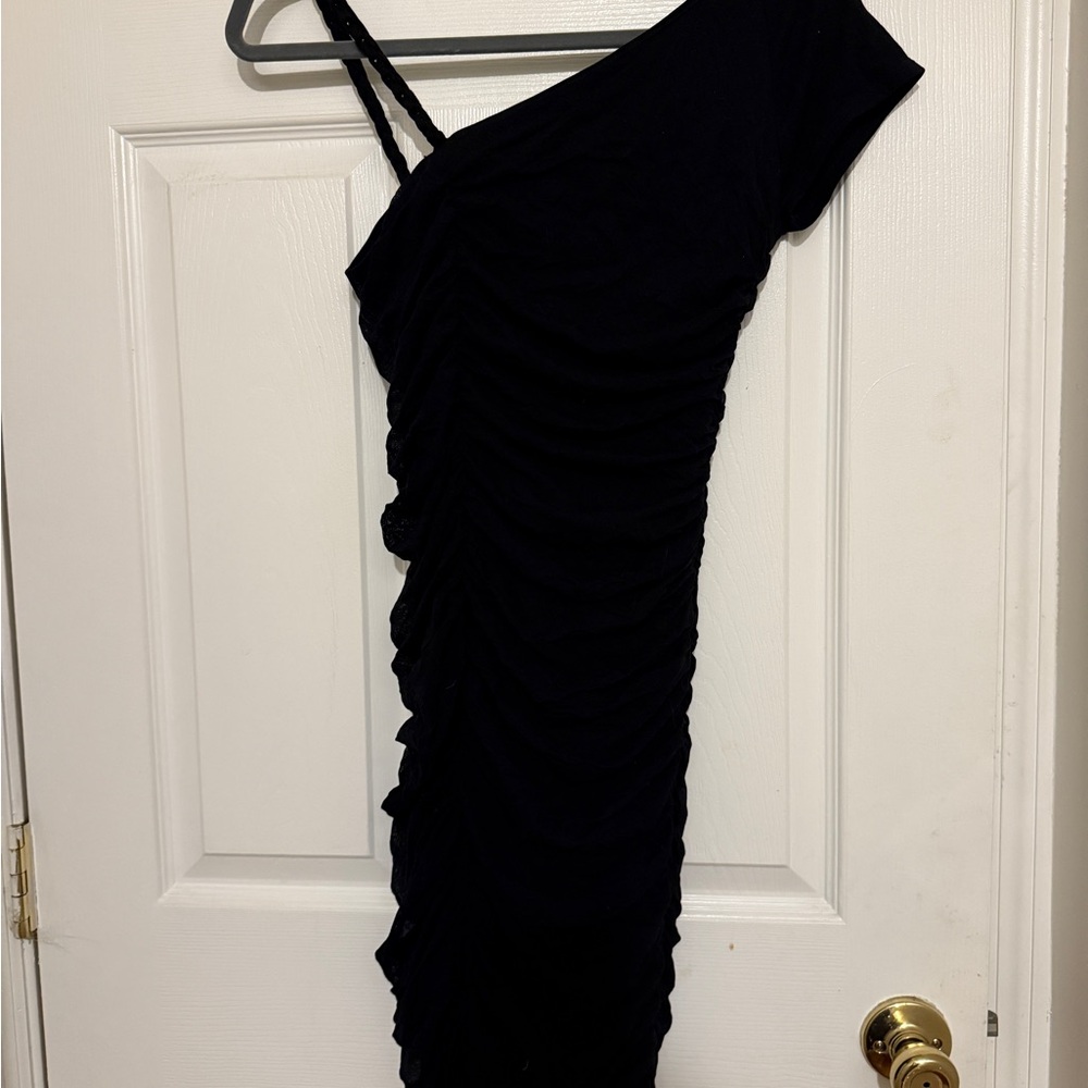 Moda Black One-Shoulder Ruched Dress - Picture 2 of 4